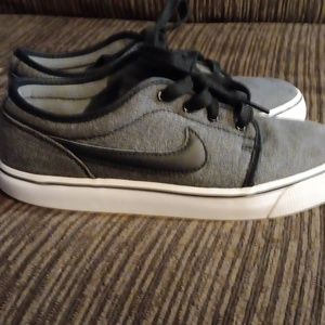 Nike Sb size 5y